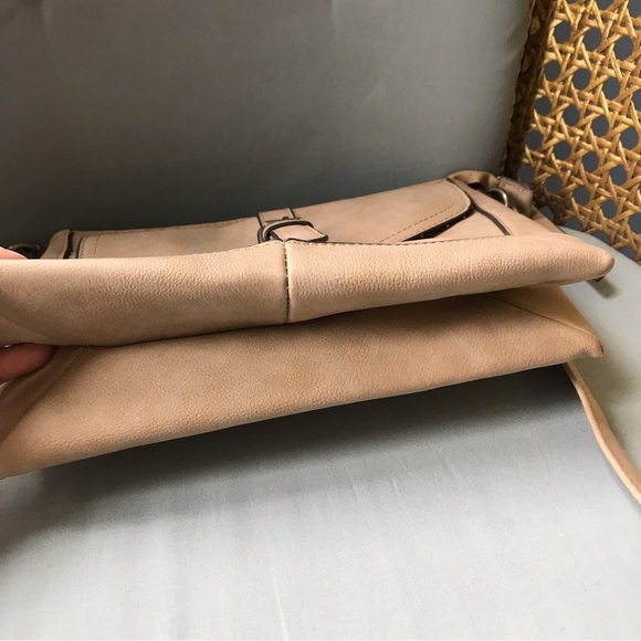 NEW! Beige faux leather mini crossbody bag - Picture 4 of 10